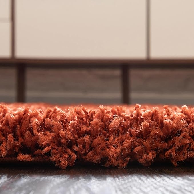 Unique Loom Solid Shag Collection Area Rug (4' 1" Round, Terracotta)
