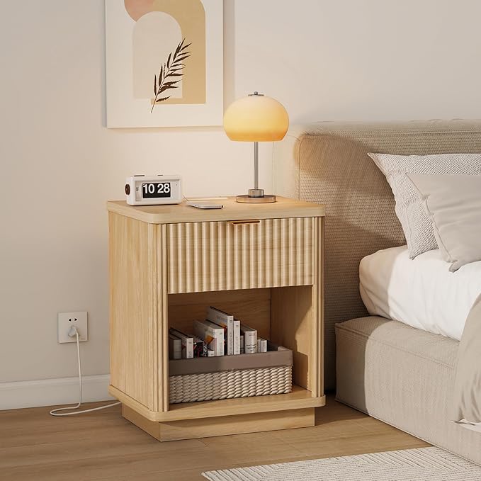 LYNCOHOME Fluted Nightstand Set of 2 with Charging Station, Bedside Table for Bedroom with 1 Drawer Storage, Night Stand for Bedroom(Natural)