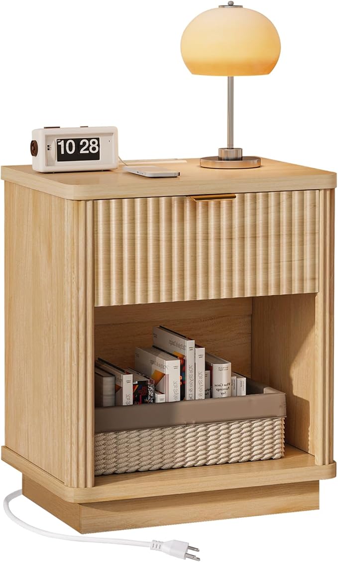 LYNCOHOME Fluted Nightstand with Charging Station, Bedside Table for Bedroom with 1 Drawer Storage, Night Stand for Bedroom,Natural