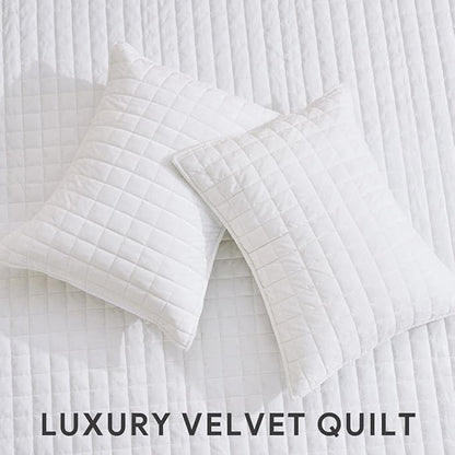 RECYCO Luxury Velvet Quilt Set Full Queen Size Bedding Sets, Ultra Soft Velvet Comforter Set, Lightweight Channel Box Stitch Oversized Bedspread Coverlet for All Season, with 2 Shams, Bright White
