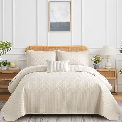 Yiran California King Size Beige Quilt Set Lightweight Oversized Bedspread Ultrasonic Wave Pattern Soft Microfiber Summer Coverlet Modern Style 3 Piece with 2 Pillow Shams (112x104 inch)