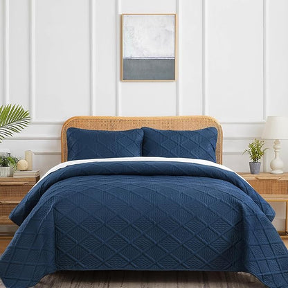 Yiran Quilt Queen Size Bedding Set Navy Blue Bedspreads Embossed Diamond Pattern 3 Piece Soft Microfiber Coverlet for All Season with 2 Pillow Shams (96x90 Inch)