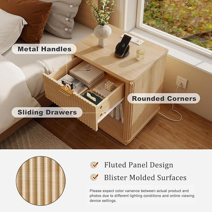 LYNCOHOME Fluted Nightstand Set of 2 with Charging Station, Bedside Table for Bedroom with 1 Drawer Storage, Night Stand for Bedroom（Natural）