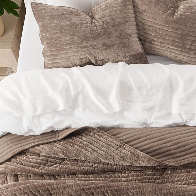 EVERGRACE Velvet Quilt Set Queen Size, Luxurious Soft Striped Channel Bedding Set, Lightweight Velvet Comforter for All Season, Oversized Bedspread Coverlet with 2 Matching Shams, Mocha Brown
