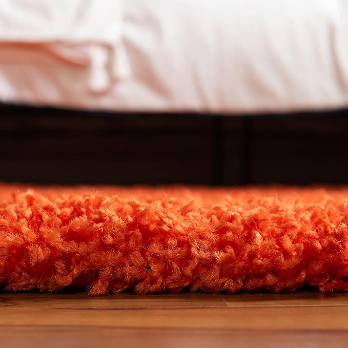 Unique Loom Solid Shag Collection Area Rug (3' 3" Round, Tiger Orange)