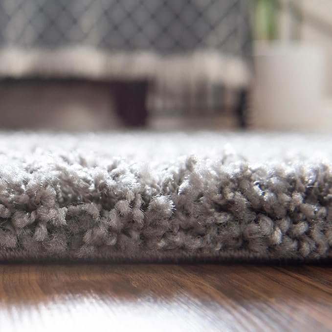 Unique Loom Solid Shag Collection Area Rug (5' 3" Round, Cloud Gray)