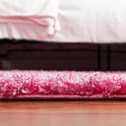 Unique Loom Solid Shag Collection Area Rug (3' 3" Round, Taffy Pink)