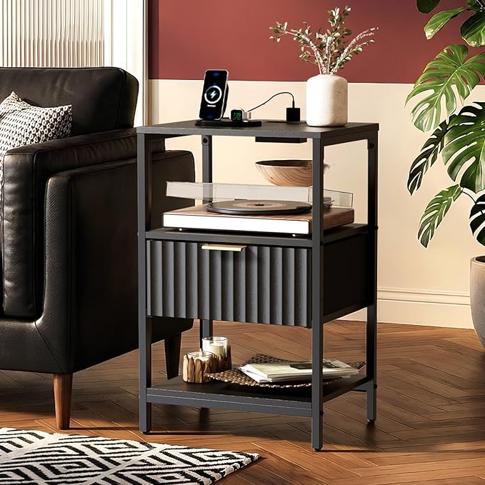 VINGLI Nightstands Set of 2 with Charging Station, Fluted Nightstand/Bed Side Table/End Table for Bedroom, Black Night Stand Small with Fabric Drawer, Bedside Table with Charging Station for kids room