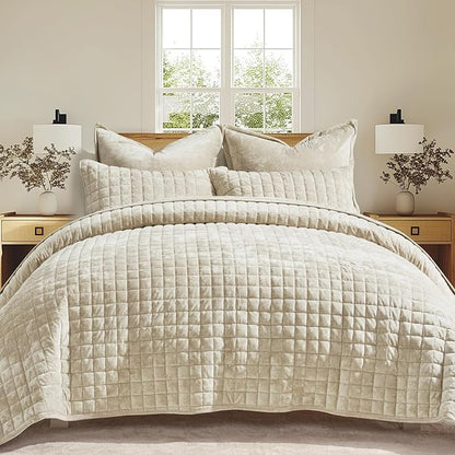 RECYCO Luxury Velvet Quilt Set King Size Bedding Sets, Ultra Soft Velvet Comforter Set, Lightweight Channel Box Stitch Oversized Bedspread Coverlet for All Season, with 2 Shams, Beige