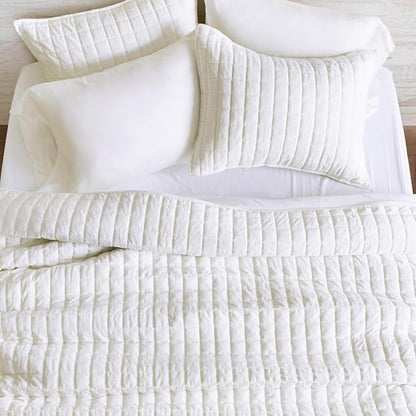 RECYCO Luxury Velvet Quilt Set Twin/Twin XL Size Bedding Sets, Ultra Soft Velvet Comforter Set, Lightweight Channel Box Stitch Oversized Bedspread Coverlet for All Season, with 1 Sham, Bright White
