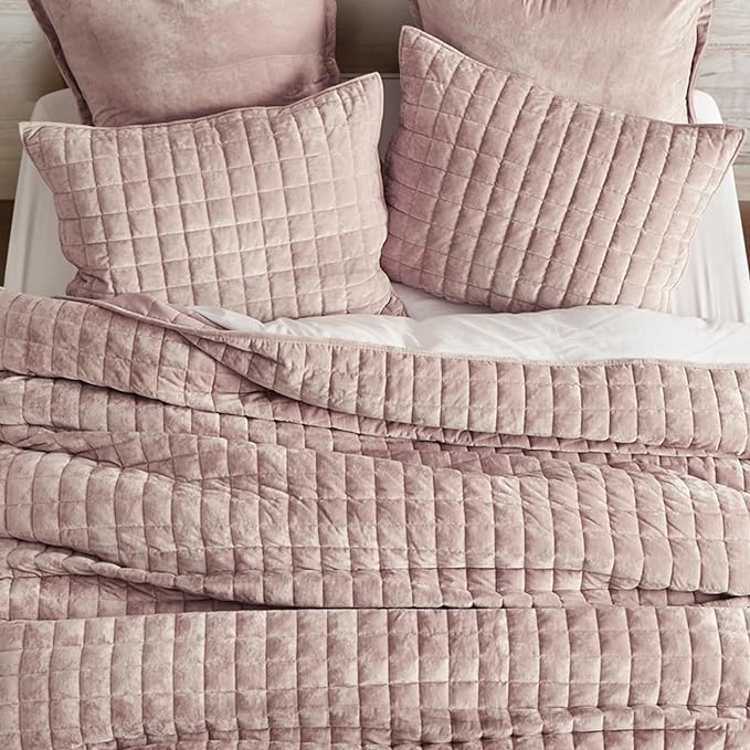 RECYCO Luxury Velvet Quilt Set Full Queen Size Bedding Sets, Ultra Soft Velvet Comforter Set, Lightweight Channel Box Stitch Oversized Bedspread Coverlet for All Season, with 2 Shams, Rose Pink