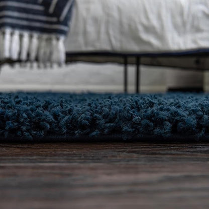 Unique Loom Solid Shag Collection Area Rug (5' 1" x 8' Oval, Sapphire Blue/ Navy Blue)