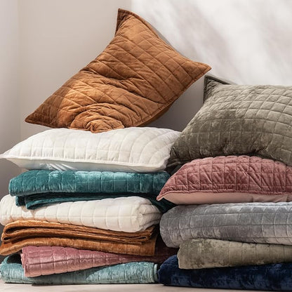 RECYCO Luxury Velvet Quilt Set, California King 118'' x 106'' Oversized Bedspread, Ultra Soft Velvet Comforter, Lightweight Box Stitch Bedding Sets for All Season, with 2 Shams, Ivory White