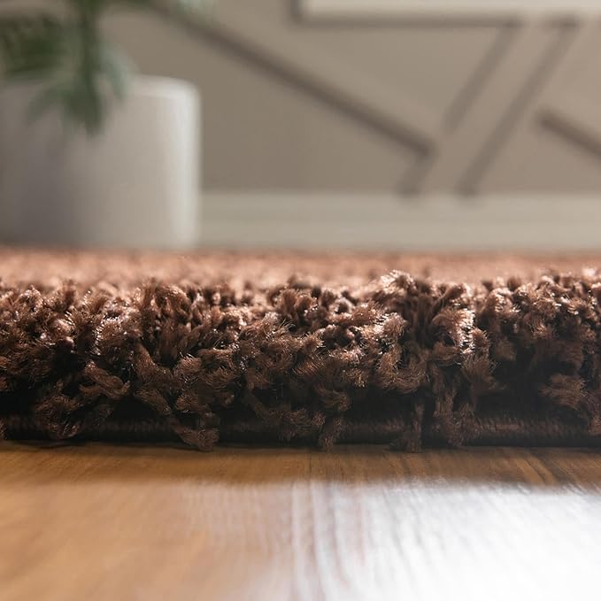 Unique Loom Solid Shag Collection Area Rug (4' 1" Round, Chocolate Brown)