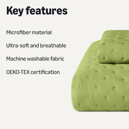 Amazon Basics Brushed Microfiber Quilt Set, Extra Soft with Natural Texture, 2-Piece,Twin/Twin XL, Green