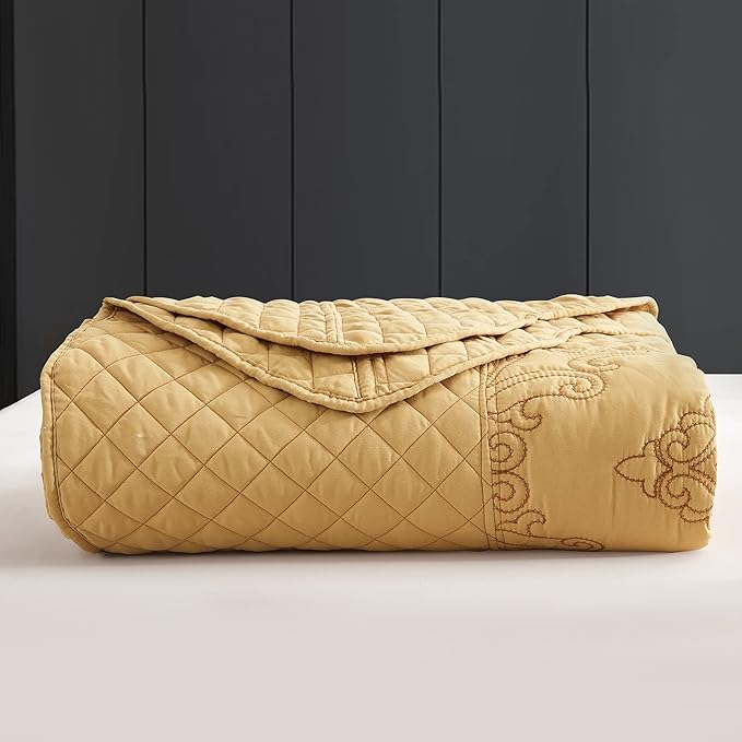 CHIXIN Bedspread Coverlet Quilt Set Full Size - Lightweight Bedding Cover - Beautiful Stitching - 5 Piece Reversible Bedspread - Luxury Damask Paisley Pattern (Full, Honey-Gold)