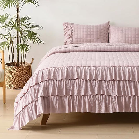 HORIMOTE HOME Dusty Pink Ruffled Quilt Set Queen Size, Classic Geometric Square Stitched Pattern, Pre-Washed Farmhouse Shabby Chic Microfiber Lightweight Bedding Set Bedspread Coverlet for All Season