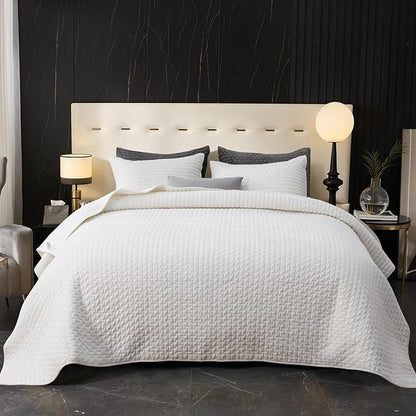Powdion Velvet Quilt Queen Size, Oversized Bedspread Quilted Bedding Set, Luxurious Soft Coverlet Set Lightweight Velvet Comforter for All Season with Pillow Shams, 90x96 Striped White