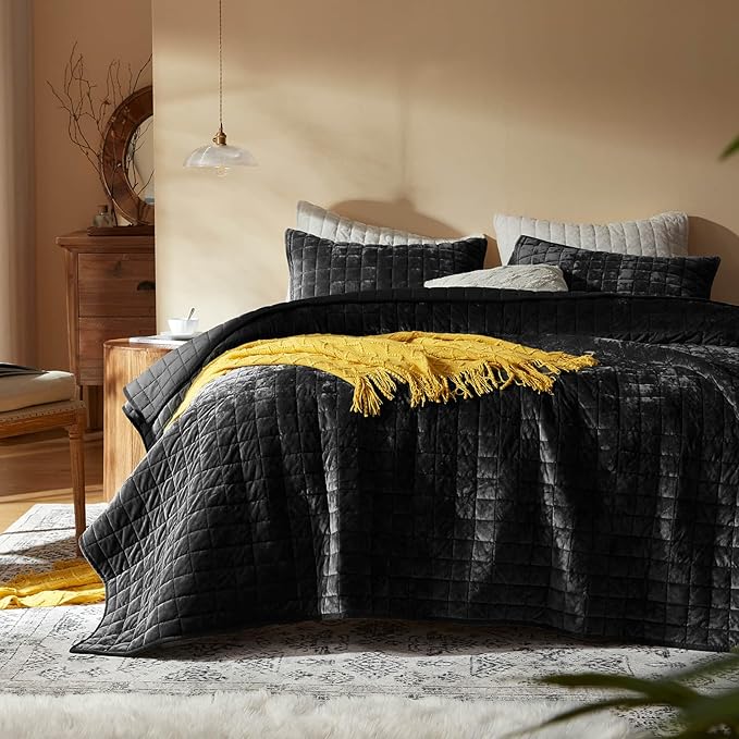 LEAONME Velvet Quilt Full/Queen Size-90''x98'', Lightweight Black Velvet Comforter Set with 2 Pillow Shams, Soft Bedspread Coverlet Quilted Bedding Set for All Season