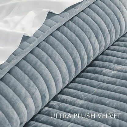 EVERGRACE Velvet Quilt Set King Size, Luxurious Soft Striped Channel Bedding Set, Lightweight Velvet Comforter for All Season, Oversized Bedspread Coverlet with 2 Matching Shams, Blue Linen