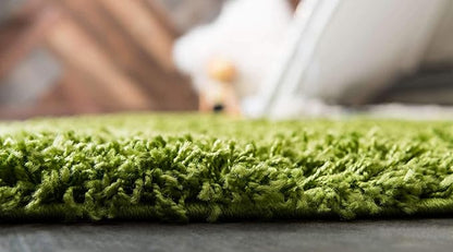 Unique Loom Solid Shag Collection Area Rug (6' 1" x 9' Rectangle, Grass Green)