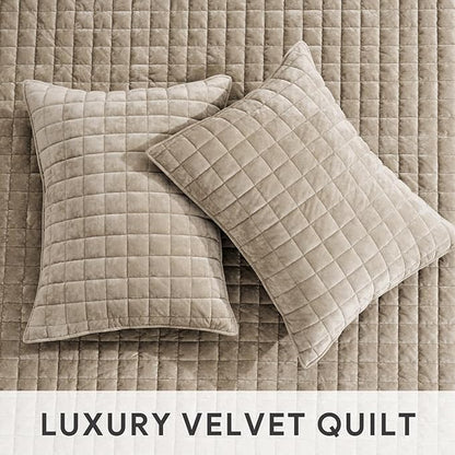 RECYCO Luxury Velvet Quilt Set King Size Bedding Sets, Ultra Soft Velvet Comforter Set, Lightweight Channel Box Stitch Oversized Bedspread Coverlet for All Season, with 2 Shams, Urban Taupe