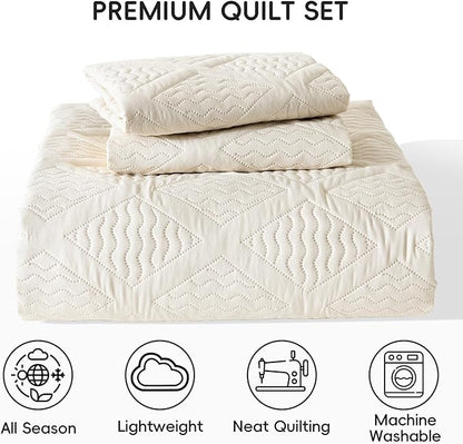 Yiran California King Size Beige Quilt Set Lightweight Oversized Bedspread Ultrasonic Diamond Pattern Soft Microfiber Summer Coverlet Modern Style 3 Piece with 2 Shams (112x104 inch)