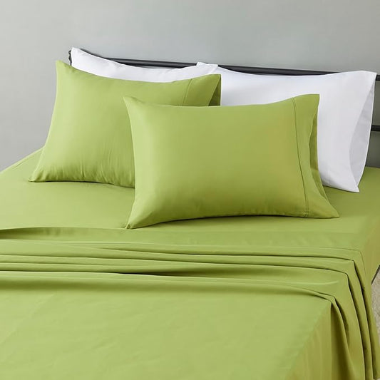 Amazon Basics Lightweight Microfiber 4-Piece Bed Sheet Set, Oliver Light, Solid, Queen