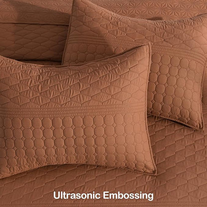 HORIMOTE HOME Burnt Orange King Size Quilt Set - Soft Microfiber Bedspread with 2 Shams, Lightweight & All-Season Geometric Coverlet for Cozy Bedding