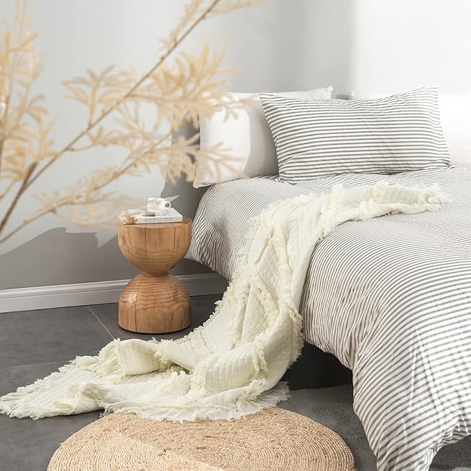 Ultra Soft Pre-Washed Quilted Boho Cream Queen Size Blankets for Bed, Ruffle Fringed Decorative Throw, Stone Washed Chic Rustic Blanket for Sofa Couch Bed, 90"*90"