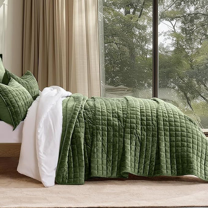 RECYCO Luxury Velvet Quilt Set Full Queen Size Bedding Sets, Ultra Soft Velvet Comforter Set, Lightweight Channel Box Stitch Oversized Bedspread Coverlet for All Season, with 2 Shams, Loden Green