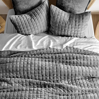 RECYCO Luxury Velvet Quilt Set Full Queen Size Bedding Sets, Ultra Soft Velvet Comforter Set, Lightweight Channel Box Stitch Oversized Bedspread Coverlet for All Season, with 2 Shams, Charcoal Gray