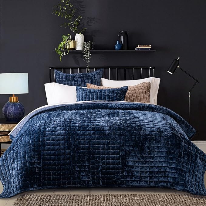 RECYCO Luxury Velvet Quilt Set Full Queen Size, Lightweight Velvet Comforter Set, Oversized Bedspread Coverlet Quilted Bedding Set, with 2 Matching Pillow Shams, for All Season, Navy Blue