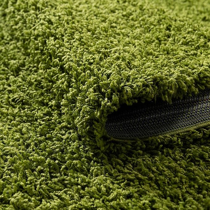 Unique Loom Solid Shag Collection Area Rug (5' 3" x 8' Oval, Grass Green)