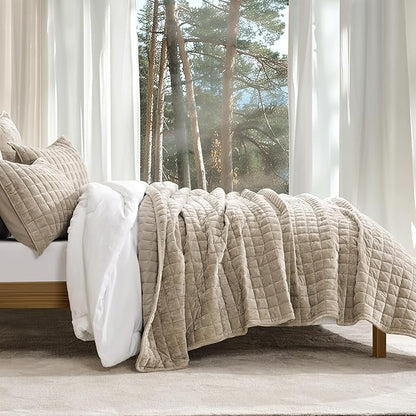 RECYCO Luxury Velvet Quilt Set Full Queen Size Bedding Sets, Ultra Soft Velvet Comforter Set, Lightweight Channel Box Stitch Oversized Bedspread Coverlet for All Season, with 2 Shams, Urban Taupe