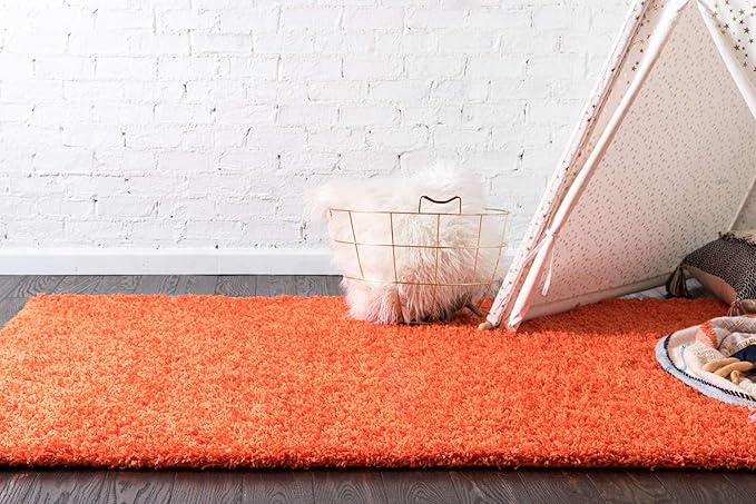 Unique Loom Solid Shag Collection Area Rug (3' 3" x 5' 3" Rectangle, Tiger Orange)