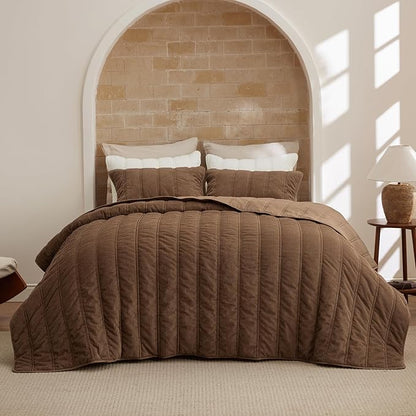 Bedsure Luxury Velvet Quilt Queen Size - Lightweight Velvet Brown Fluffy Comforter Set, Oversized Corduroy Bedspread Coverlet Winter Bedding Set, Pet-Friendly, Tear-Resistant, Ultra-Soft, 90"x96"