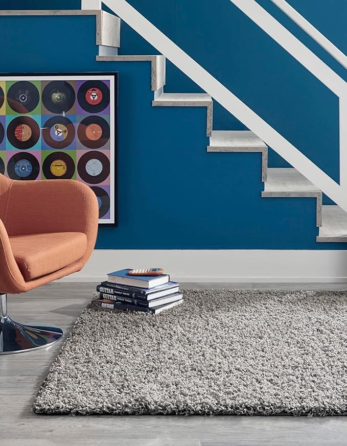 Unique Loom Solid Shag Collection Area Rug (4' 1" x 6' 1" Rectangle, Cloud Gray)