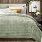 RECYCO Luxury Velvet Quilt Set King Size Bedding Sets, Ultra Soft Velvet Comforter Set, Lightweight Channel Box Stitch Oversized Bedspread Coverlet for All Season, with 2 Shams, Sage Green
