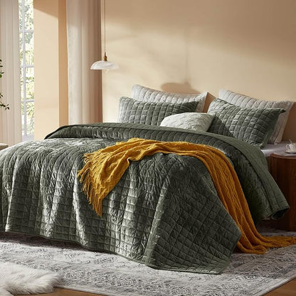 LEAONME Velvet Quilt Oversized California King-120''x120'', Lightweight Olive Green Velvet Comforter Set with 2 Pillow Shams, Oversized Bedspread Coverlet Quilted Bedding Set for All Season