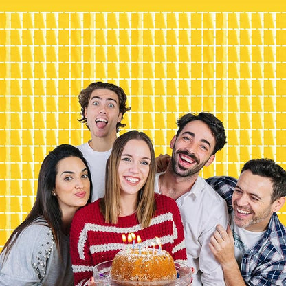 GOER Gold Party Backdrop Metallic Tinsel Foil Fringe Curtains Photo Booth Props for New Year's Eve Graduation Birthday Wedding Baby Shower Bachelorette Holiday Celebration Party Decorations