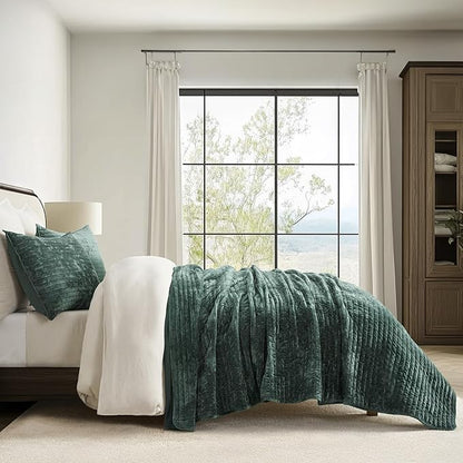 EVERGRACE Velvet Quilt Set King Size, Luxurious Soft Striped Channel Bedding Set, Lightweight Velvet Comforter for All Season, Oversized Bedspread Coverlet with 2 Matching Shams, Pine Green