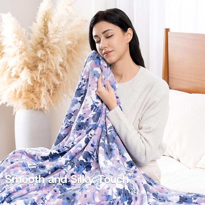 Luxury Printed Fleece Warm Blanket, Soft Lightweight Velvety Plush Throw for Couch and Bed, Cozy Comfy for All Seasons(White Purple Flowers, 108×90 Inches)