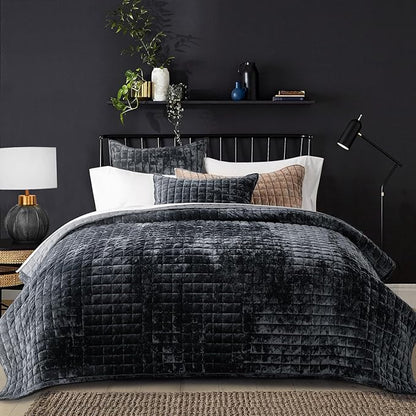 RECYCO Luxury Velvet Quilt Set Full Queen Size Bedding Sets, Ultra Soft Velvet Comforter Set, Lightweight Channel Box Stitch Oversized Bedspread Coverlet for All Season, with 2 Shams, Black
