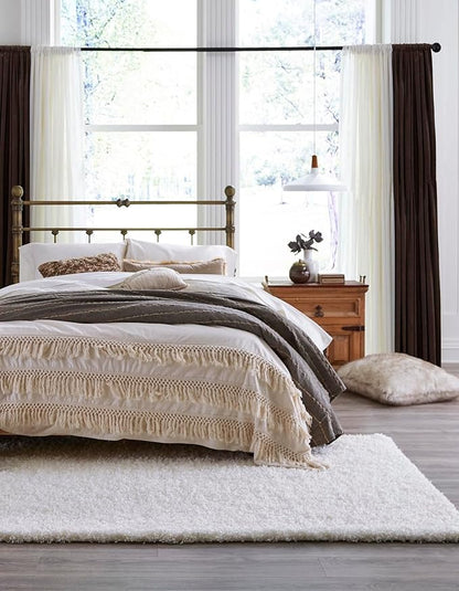 Unique Loom Solid Shag Collection Area Rug (4' 1" x 6' 1" Rectangle, Snow White)