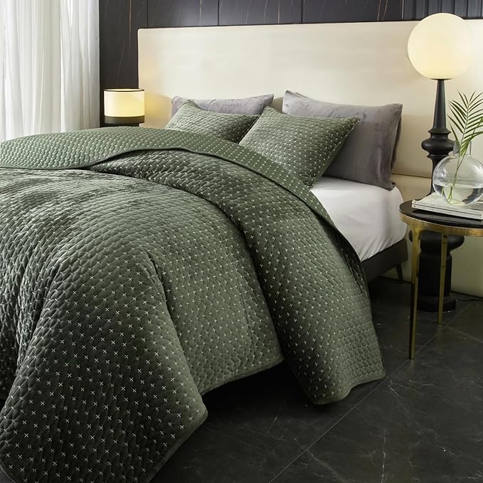 Powdion Velvet Quilt Queen Size, Oversized Bedspread Quilted Bedding Set, Luxurious Soft Coverlet Set Lightweight Velvet Comforter for All Season with Pillow Shams 90x96 Army Green Striped Queen