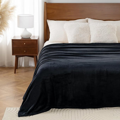 Luxury Fleece Warm Blanket, Soft Lightweight Velvety Plush Blanket for Sofa and Bed, Cozy Comfy for All Seasons(Black, 70×90 Inches)