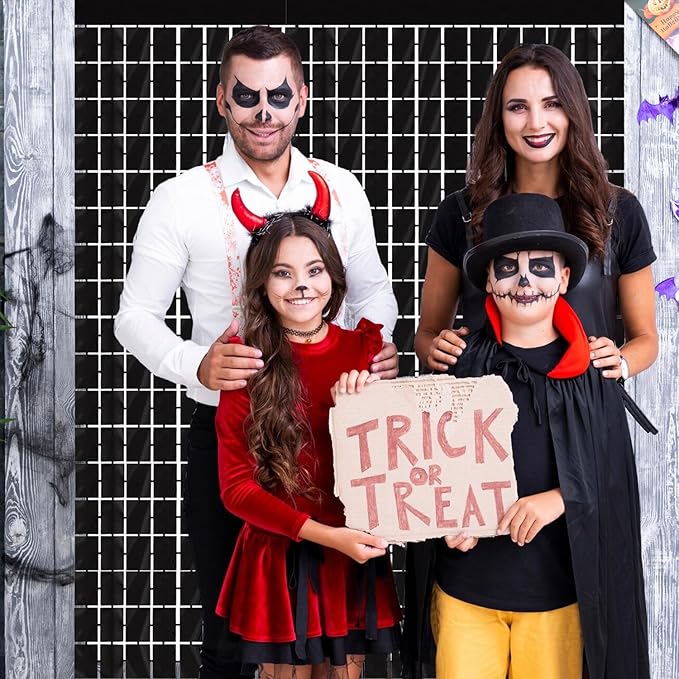 GOER Black Party Backdrop Metallic Tinsel Foil Fringe Curtain Photo Booth Props for New Year's Eve Graduation Halloween Birthday Casino Theme Party Holiday Celebration Party Decorations (2 Packs)