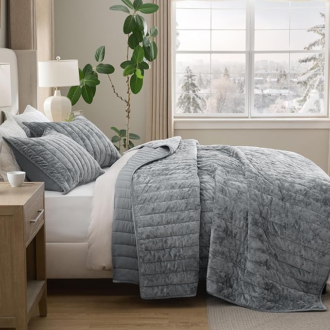 Bedsure Velvet Quilt Queen Size Set - Lightweight Velvet Comforter Queen, Luxury Bedspread Coverlet, Ultra-Soft Winter Bedding Set with 2 Pillow Shams, 90"x96", Sliver Gray