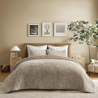 EVERGRACE Velvet Quilt Set Queen Size, Luxurious Soft Striped Channel Bedding Set, Lightweight Velvet Comforter for All Season, Oversized Bedspread Coverlet with 2 Matching Shams, Beige Taupe